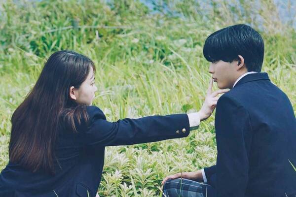 『恋に至る病』長尾謙杜×山田杏奈で恋愛ミステリー小説を映画化、恋人は人殺し？刺激的なラブストーリー