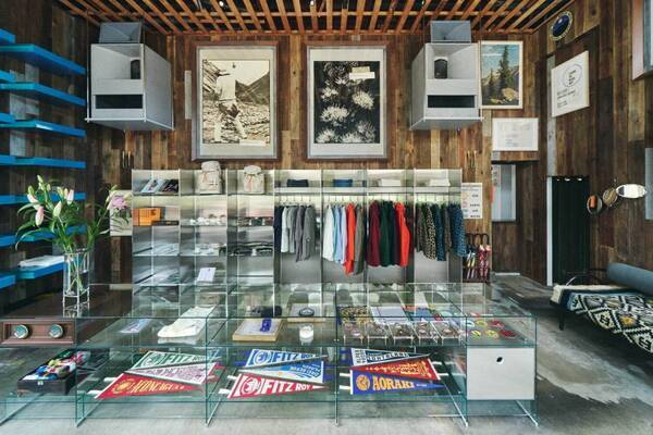 「ワーズ サウンズ カラーズ アンド シェイプス」中目黒に日本1号店、アパレルからアートまで