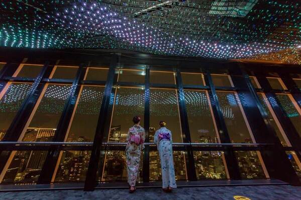 東京タワー「天の川イルミネーション 2025」上空150mの夜景に溶け込む無数の星々