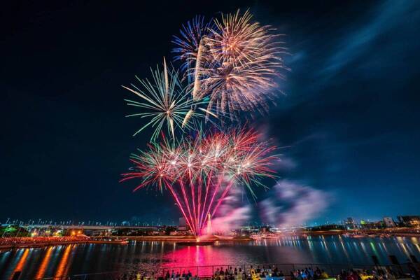 大阪夏イベント「泉州夢花火 in 堺大魚夜市」魚のセリ市＆豪華花火を楽しむ夏祭り