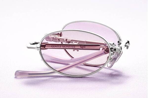 ジェントルモンスター“折りたためる”アイウェア、ジュエリー付きテンプル×ピンクレンズなどサングラスも