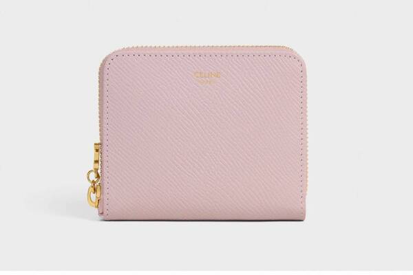 セリーヌから“パステルピンク”のウィメンズミニ財布、トリオンフパッチ付きカードケースも
