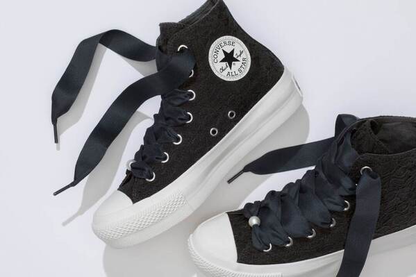 コンバース“バレエコア”漂う「オールスター」厚底スニーカー、サテンシューレース＆パール風装飾