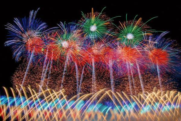 日本三大花火大会の1つ「大曲の花火」秋田県大仙市で開催、25年夏も昼＆夜の2部制