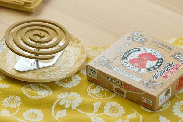 金鳥×中川政七商店、“菊”がテーマの蚊取り線香セットや手ぬぐいなど新作コラボアイテム