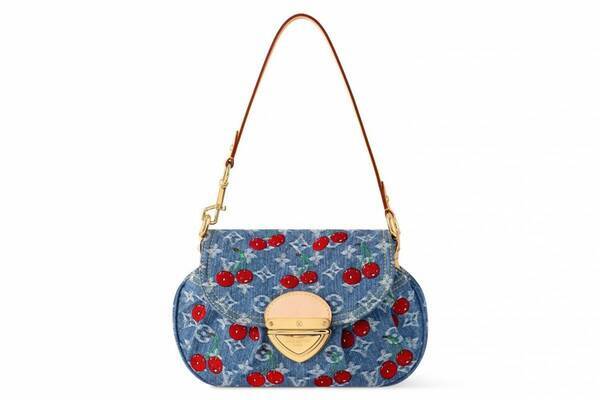 ルイ・ヴィトン × 村上隆、真っ赤なチェリー刺繍のデニム・モノグラムバッグ
