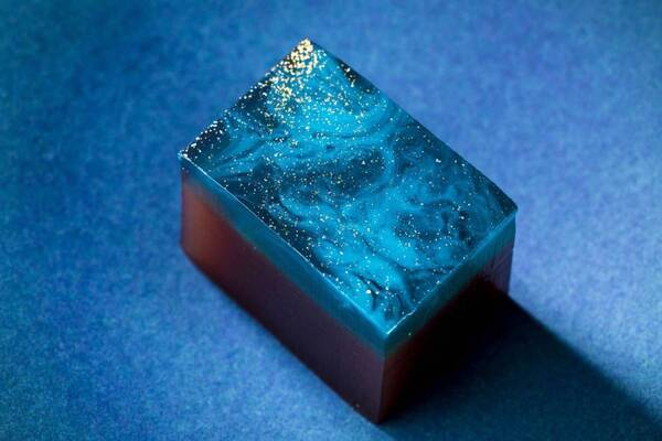 “夏の夜空”羊羹「満天」島根の老舗和菓子店「彩雲堂」から