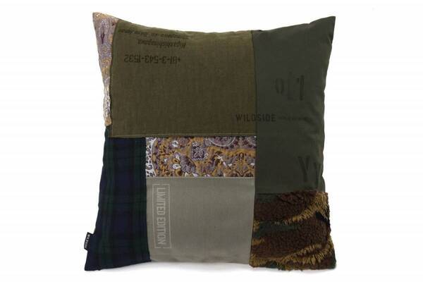 ワイルドサイド ヨウジヤマモト“ジャカード＆ボア”のパッチワーククッション、原宿店限定で