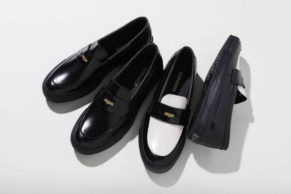 コンバース「オールスター」“コインローファー風”スニーカー、艶やかガラスレザーにコインを装飾