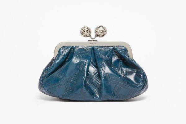 ウィークエンド マックスマーラ「パスティチーノ」新作バッグ、スペインの上質レザー×メタル輝く留め具