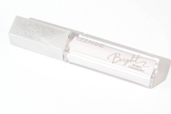 セザンヌ25年秋ベースメイク、ホワイトカラーの美容液コンシーラーで“メリハリ”立体顏へ