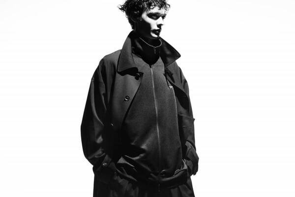 「Y-3 KURO」ヨウジヤマモトコラボによる新定番ライン、黒のユニセックスウェアやスニーカー