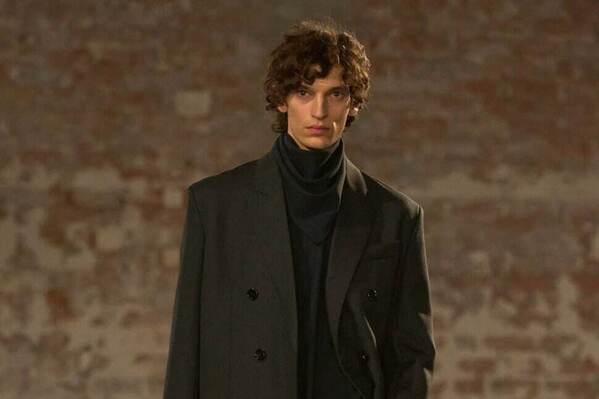 アミ パリス“ニュー・ブラック”のアウター＆ゆったりオーバーサイズのロングコート