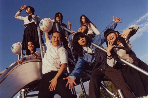 新しい学校のリーダーズの新曲「Narani Narani」Balming Tigerとコラボ