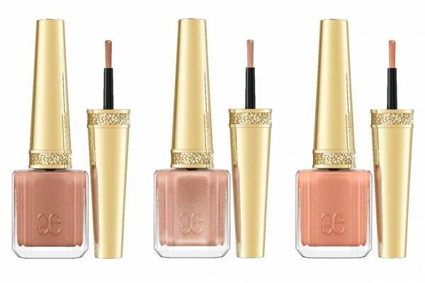 エレガンス25年秋ネイル、“ツヤと輝き”新作ネイルカラーや偏光トップコート