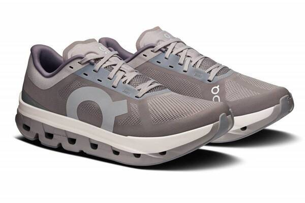 オン“レーシングシューズ”着想の軽量ランニングシューズ、高反発ソール×メッシュアッパー