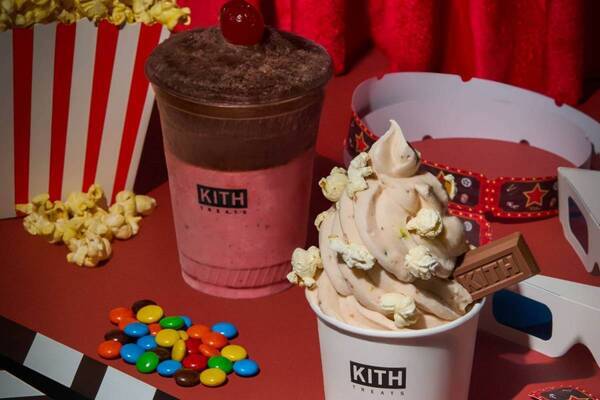 キス トリーツ トウキョウ「映画館」着想スイーツ、“バターポップコーン味”のあまじょっぱいアイス