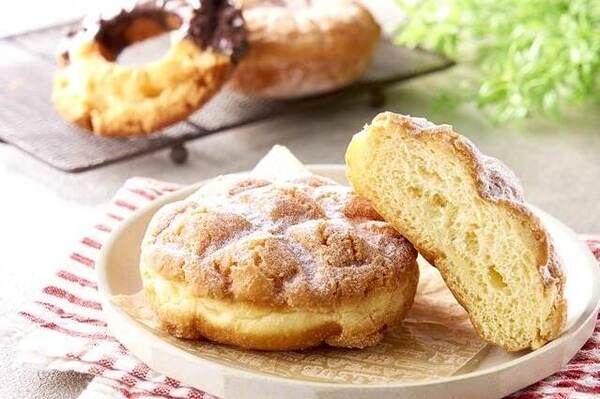 セブン-イレブン新作「メロナッツ」メロンパンを揚げた進化系パン、“ザクザク×しっとり”食感