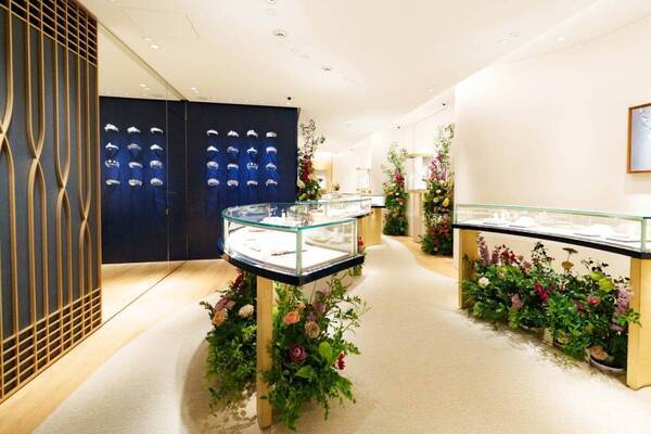 「ショーメ 銀座本店」移転オープン、最新ジュエリー＆ブライダルが揃う“日本庭園”着想の2フロア