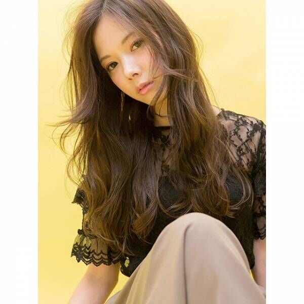 ナチュラルな女性らしさが魅力 ロングにするならヘルシーなウェーブがおすすめ ウーマンエキサイト 1 4