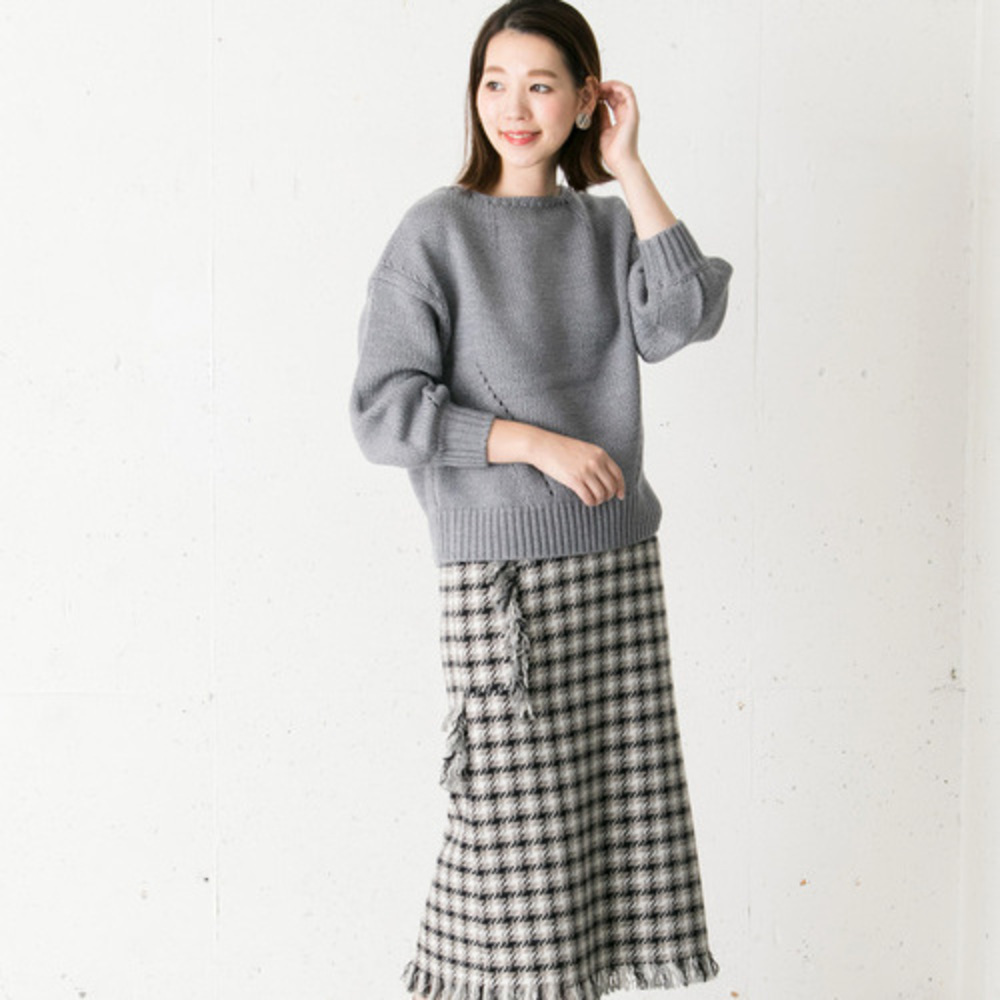 こなれ感たっぷりの万能カラー グレートップス ボトムスで作る大人っぽコーデ 18年10月26日 ウーマンエキサイト 1 4