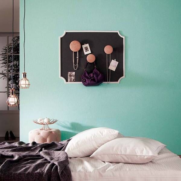 寝室の壁紙アイデア49選 色の効果やおしゃれな柄物などタイプ別にご
