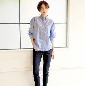 カジュアルにもきれいめにも映える きちんと感たっぷりな大人の シャツコーデ 19年3月27日 ウーマンエキサイト 1 4