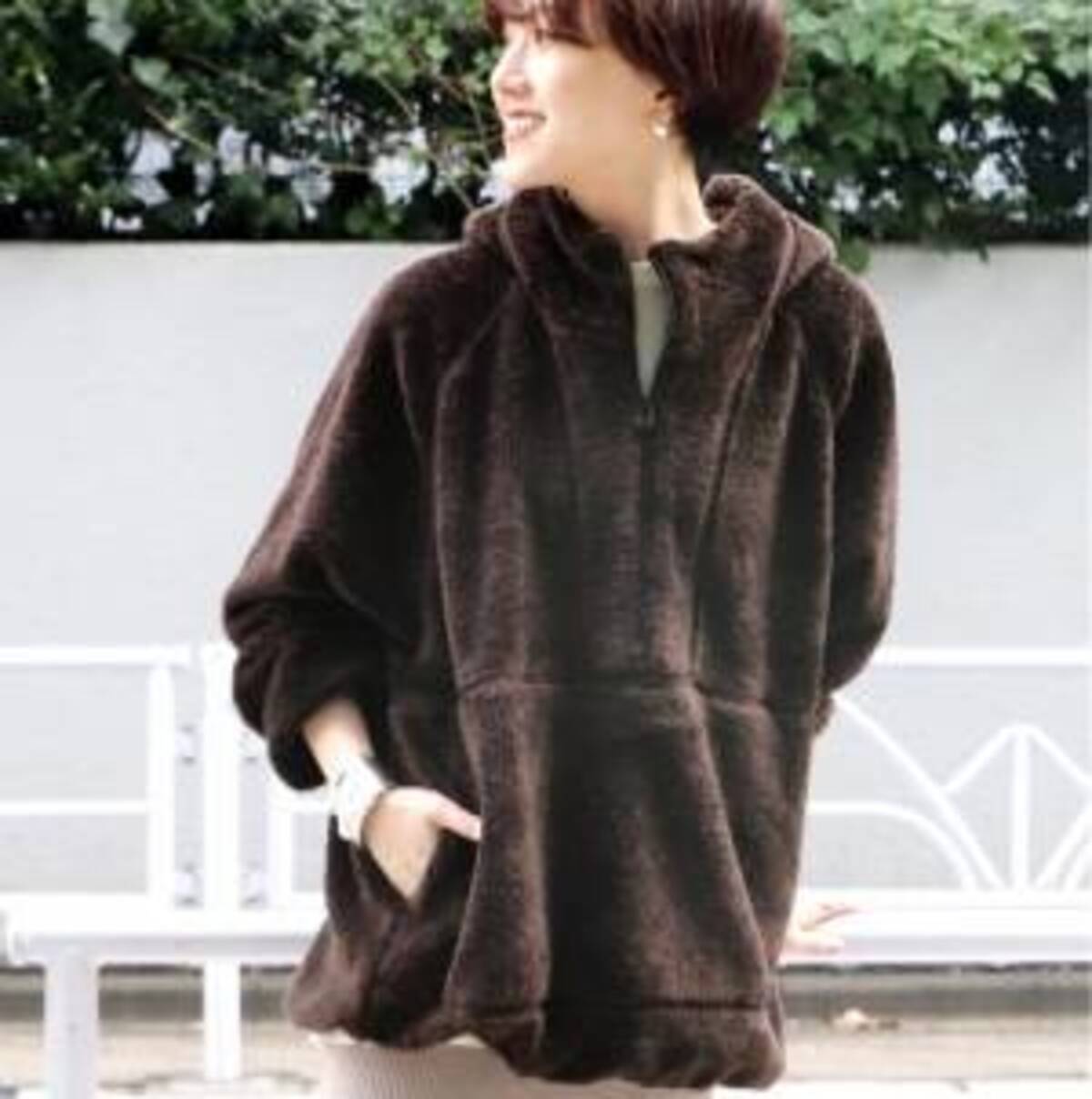 大人女性向け 冬のパーカーコーデ アウターやボトムスとの合わせ方 19年12月16日 ウーマンエキサイト 1 5