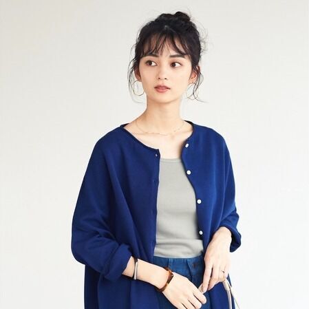 カジュアル オフィス シーン別に見る カーディガン の着こなし方 年8月7日 ウーマンエキサイト 1 4