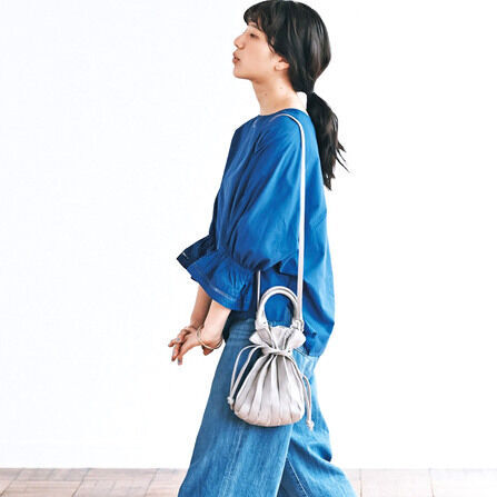 これからの季節取り入れたい 大人女性のフリルブラウスコーデ 年8月10日 ウーマンエキサイト 1 5