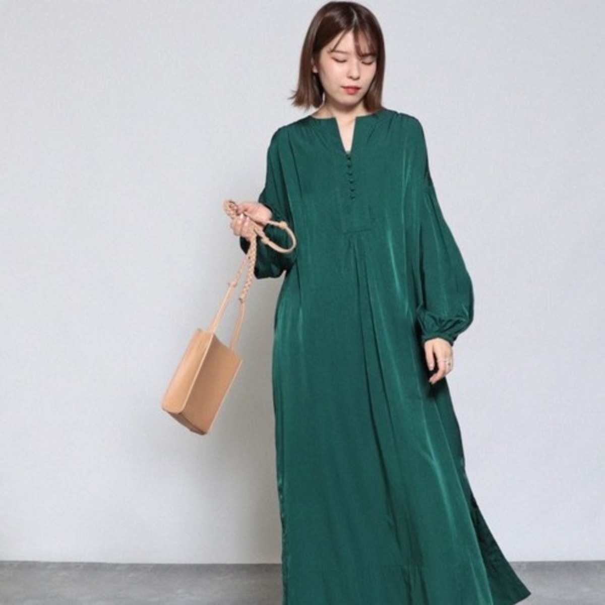 チュニック ワンピースが秋ファッションを格上げ 大人の重ね着スタイル見本帖 年9月24日 ウーマンエキサイト 1 5