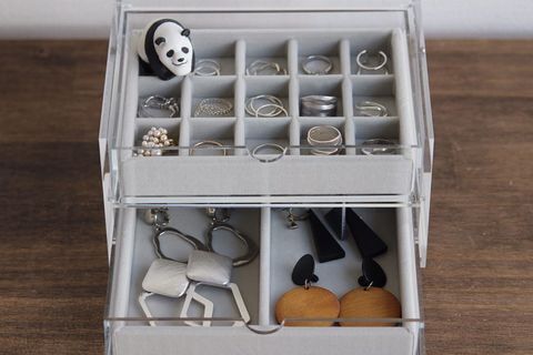 アクリルケースのアクセサリー収納