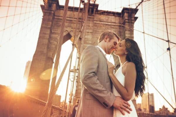 Kiss on Brooklyn Bridge