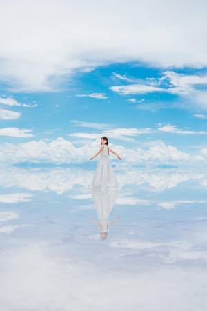 「そんなことある？」ハネムーンに訪れた地で偶然出会ったカメラマンと…全１１枚