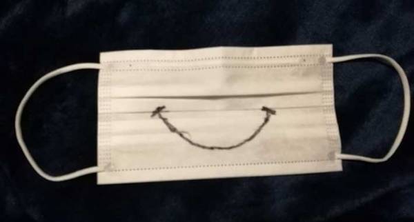 スーパーの店員がウケてくれた！　見た人々を笑顔にしたマスクがこちら