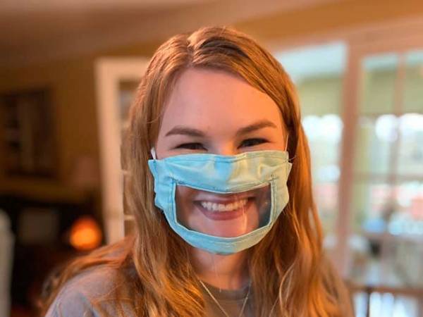 「盲点だった」「助かる」　聴覚障害を持つ人のために、２１歳の大学生がマスクを開発