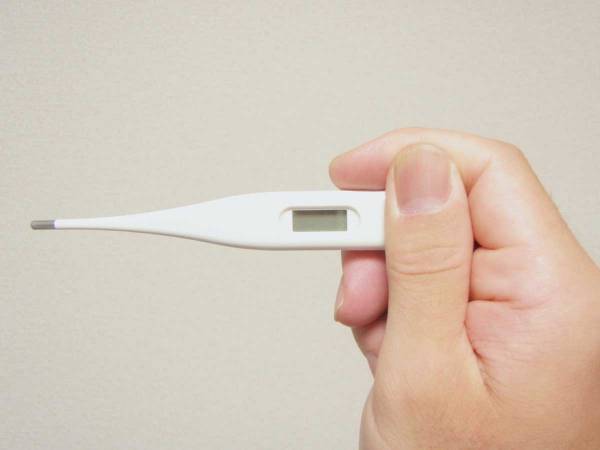 上司から『体温計』をもらった会社員　電池を買いに行って愕然！