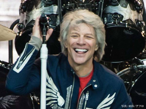 困難な状況にいるファンのために　ロックスターが「一緒に曲を作って歌おう」