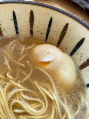 ラーメンの写真に、２９万人が爆笑！　その理由は『玉子』にあった？
