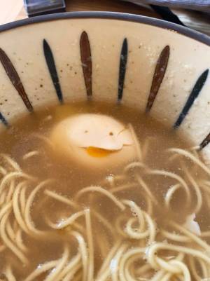 ラーメンの写真に、２９万人が爆笑！　その理由は『玉子』にあった？