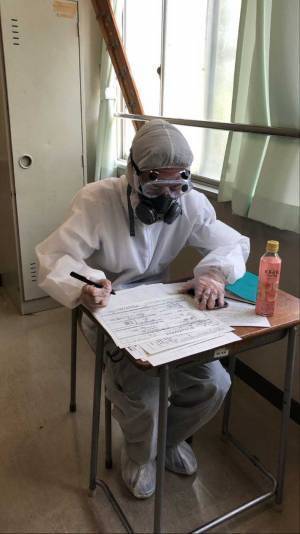 「弟氏、本気装備で学校行ってた」 感染症流行の中で登校した生徒の姿がこちら