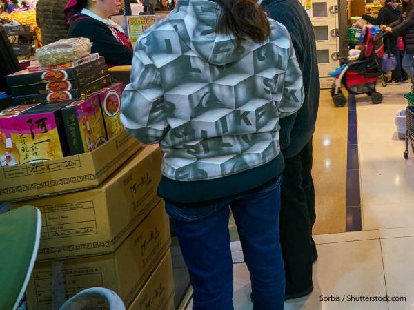 感染症流行中も休業しないスーパー　「家族で出かけられる！」と思っている人に協会が注意