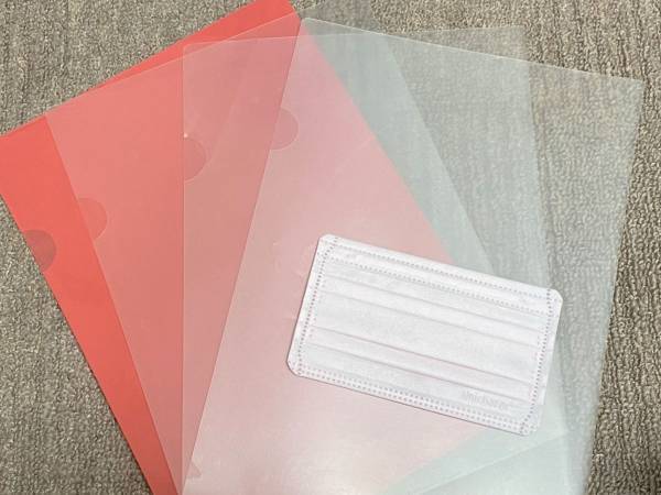 縫わずに簡単『クリアファイルで作るマスク』　見た目が「かっこいい」と反響