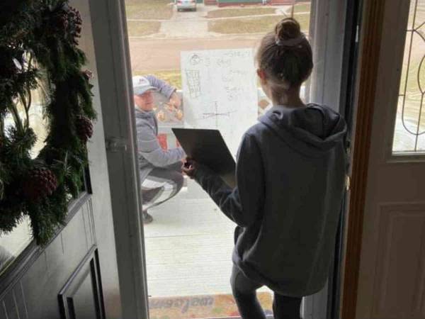 休校中に生徒から質問メールを受け取った算数の先生　とった行動に称賛の声