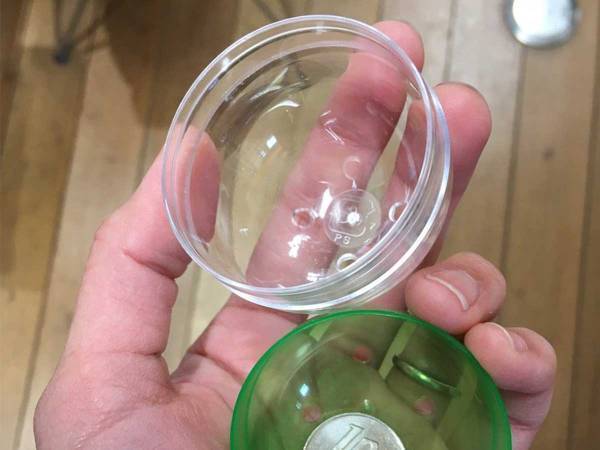 こんな会社で働きたい…っ！　置いてあるカプセルトイの『最高すぎる中身』が、こちら