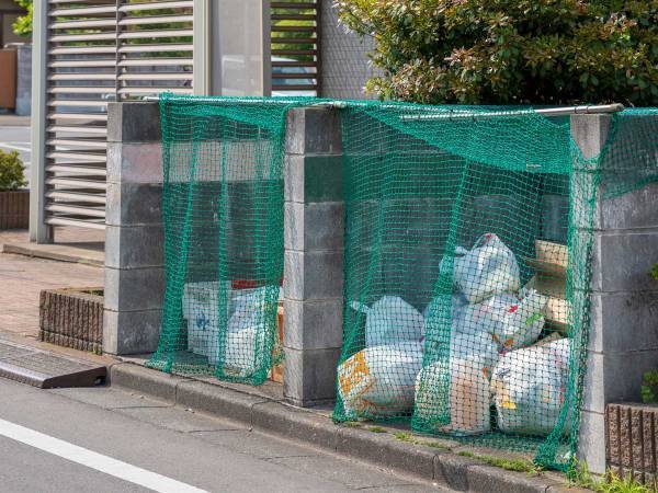 ゴミ清掃員にも感染リスクが！「こうしていただけると助かる」という『ゴミの出し方』とは