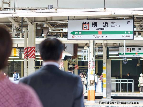横浜駅の駅員が壁に貼った『あるもの』に称賛の声　「素敵すぎる」「ジーンときた」