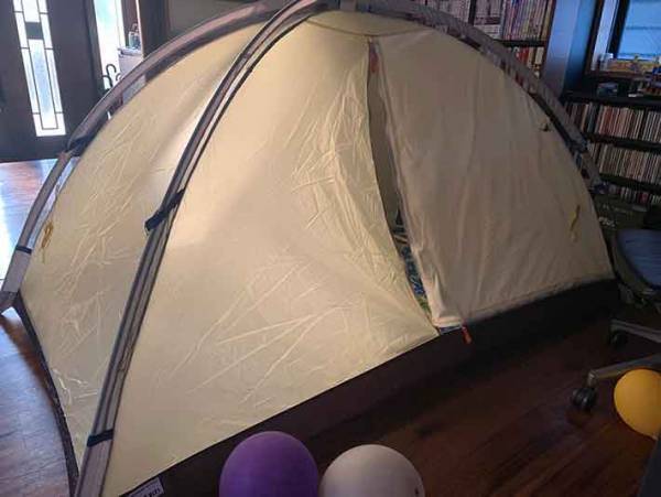 子供もママもきっと楽しい！自宅にテントを張ってみたら…