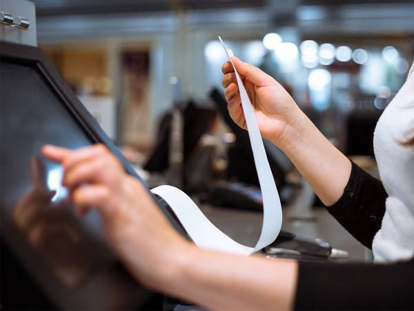 生活用品３万円以上の買い物をした医療従事者　すると店長が出てきて…