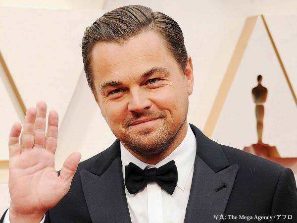 困窮する人たちのためにスターが寄付金集め　景品の豪華さに度肝を抜かれる